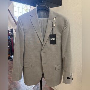 DKNY Light Gray Suit Jacket 42s and Pants 36 x 30